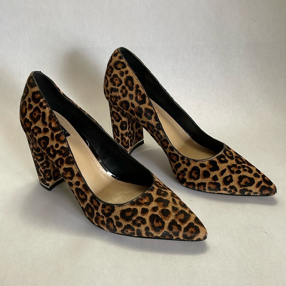White House Black Market Leopard Print Chunky Heels, Pointed Toe, size 6M